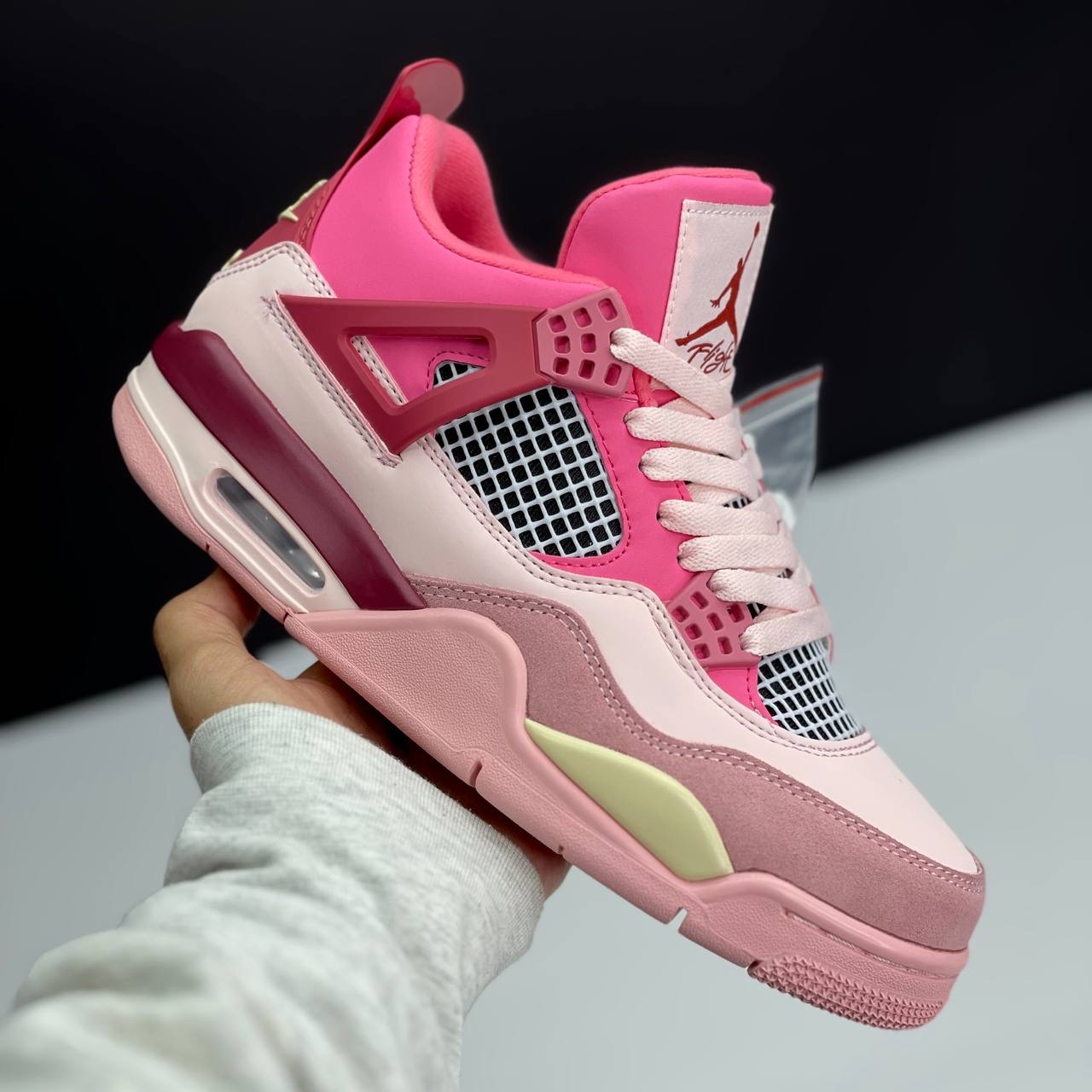 IMG_0371.jpg کفش نایک ایر جردن ۴ رترو صورتی Nike Air Jordan 4 Retro Pink - تصویر 1