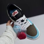 کفش نایک ایر جردن ۱ لو تراویس اسکات بی‌ ام‌ و  Nike Air Jordan 1 Low Travis Scott BMW - تصویر 4