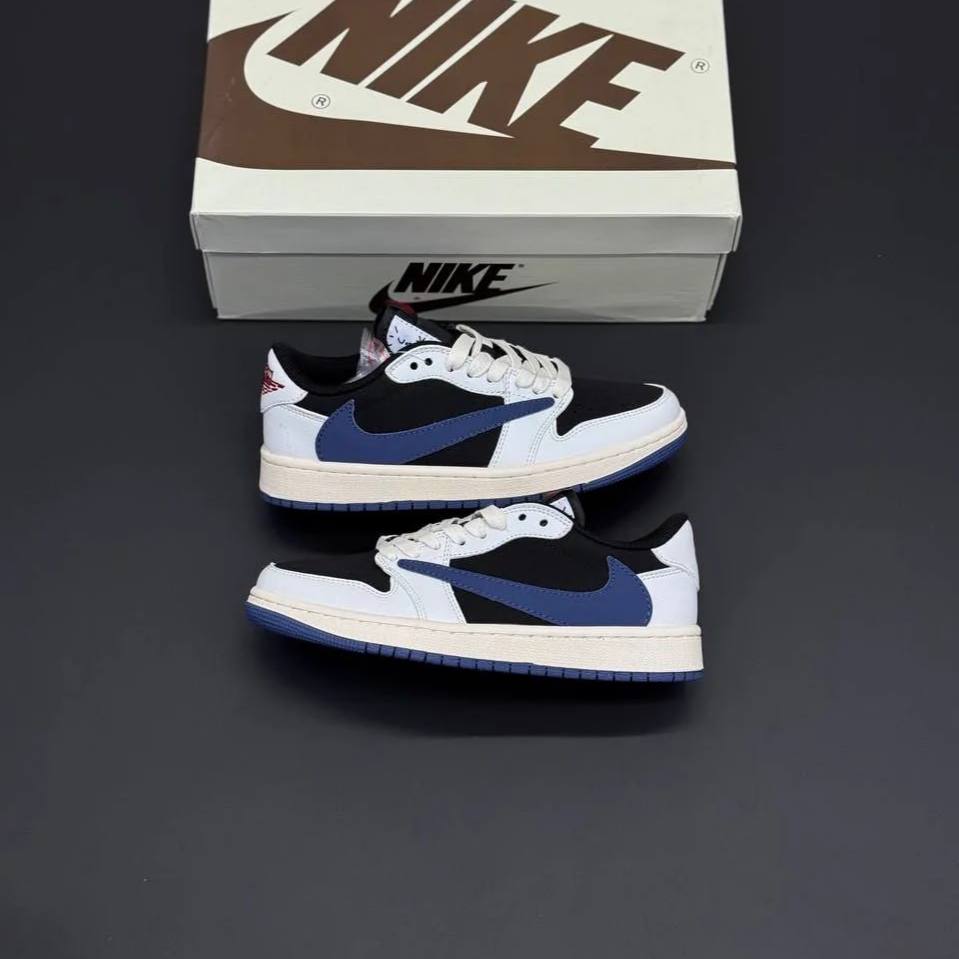 photo_3_2025-11-11_22-29-51.jpg کفش نایک ایر جردن وان لو تراویس اسکات مشکی آبی Nike Air Jordan 1 Low Travis Scott Black Blue - تصویر 1
